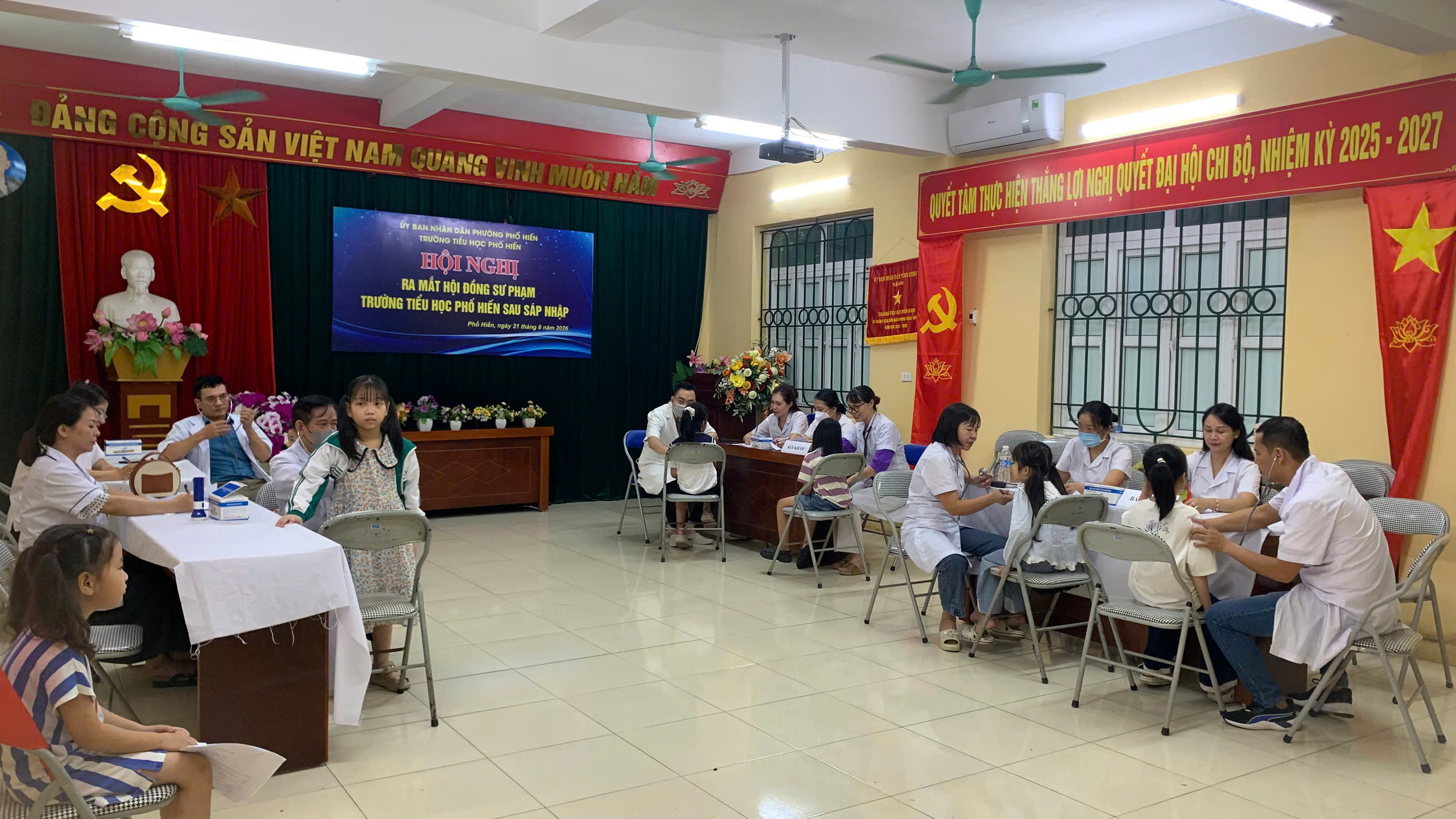 Phường Phố Hiến đẩy nhanh tiến độ khám sức khỏe định kỳ, từng bước quản lý sức khỏe người dân theo vòng đời