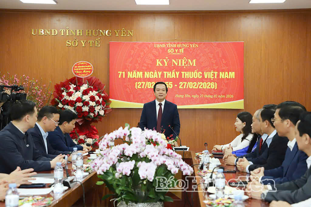 Chủ tịch UBND tỉnh Phạm Quang Ngọc thăm, chúc mừng Sở Y tế nhân Ngày Thầy thuốc Việt Nam