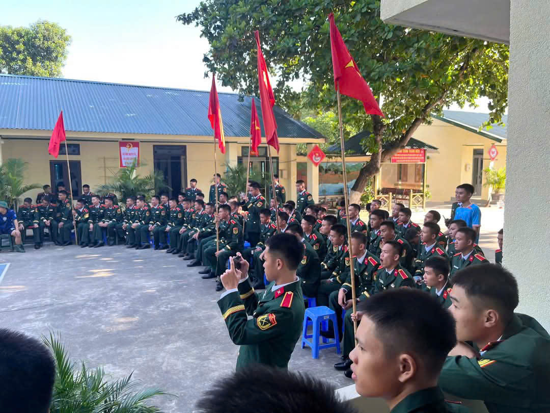 Phường Sơn Nam tổ chức khám sức khoẻ định kỳ cho cán bộ, công chức, viên chức và lực lượng an ninh, quốc phòng