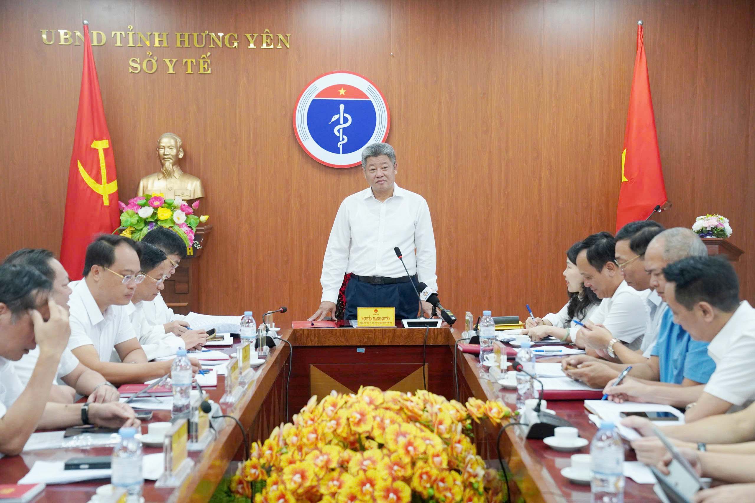 Chủ tịch UBND tỉnh làm việc với Sở Y tế về kết quả thực hiện nhiệm vụ trọng tâm và phương hướng, giải pháp đột phá trong giai đoạn tới