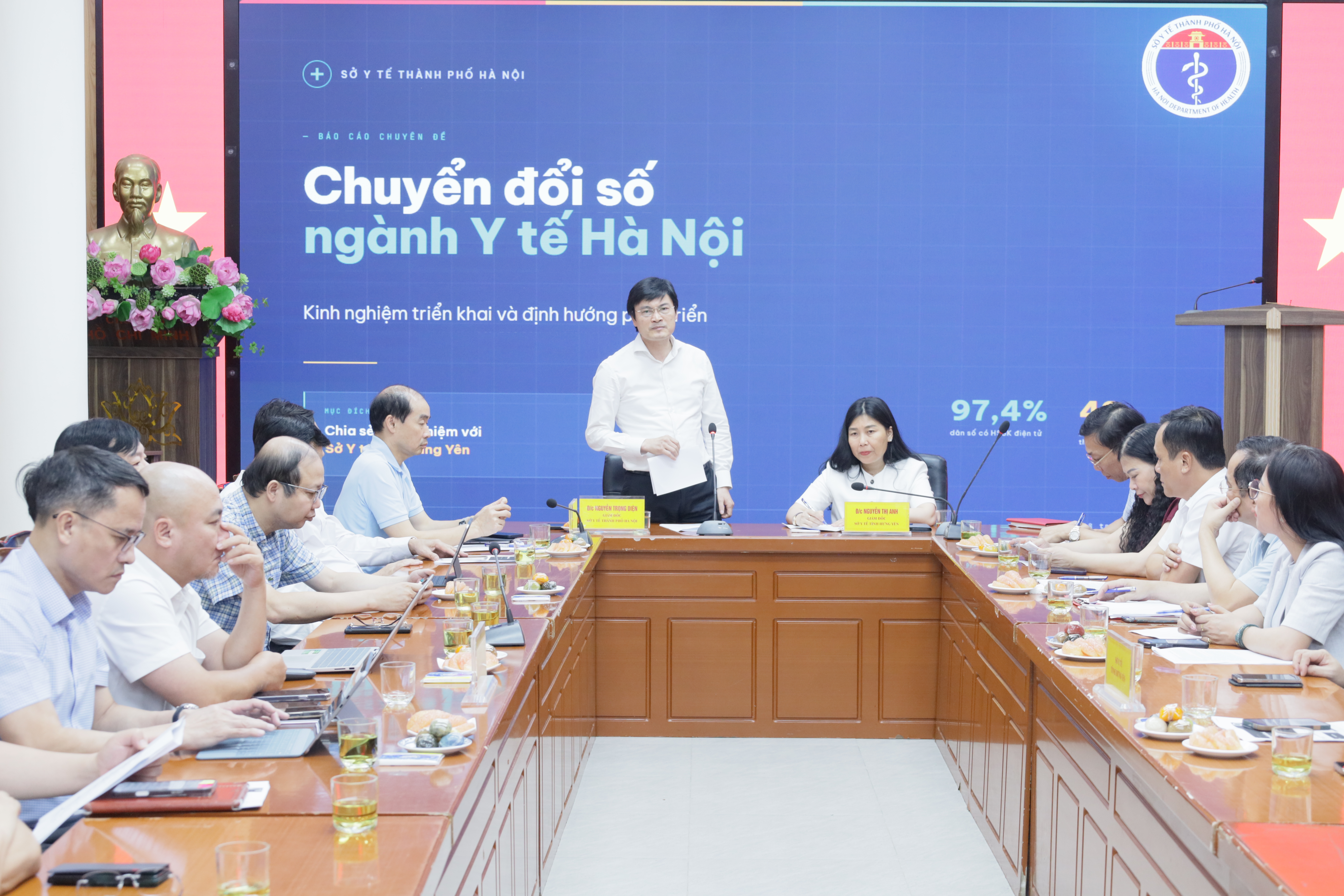 Ngành Y tế Hưng Yên học tập kinh nghiệm chuyển đổi số tại Hà Nội