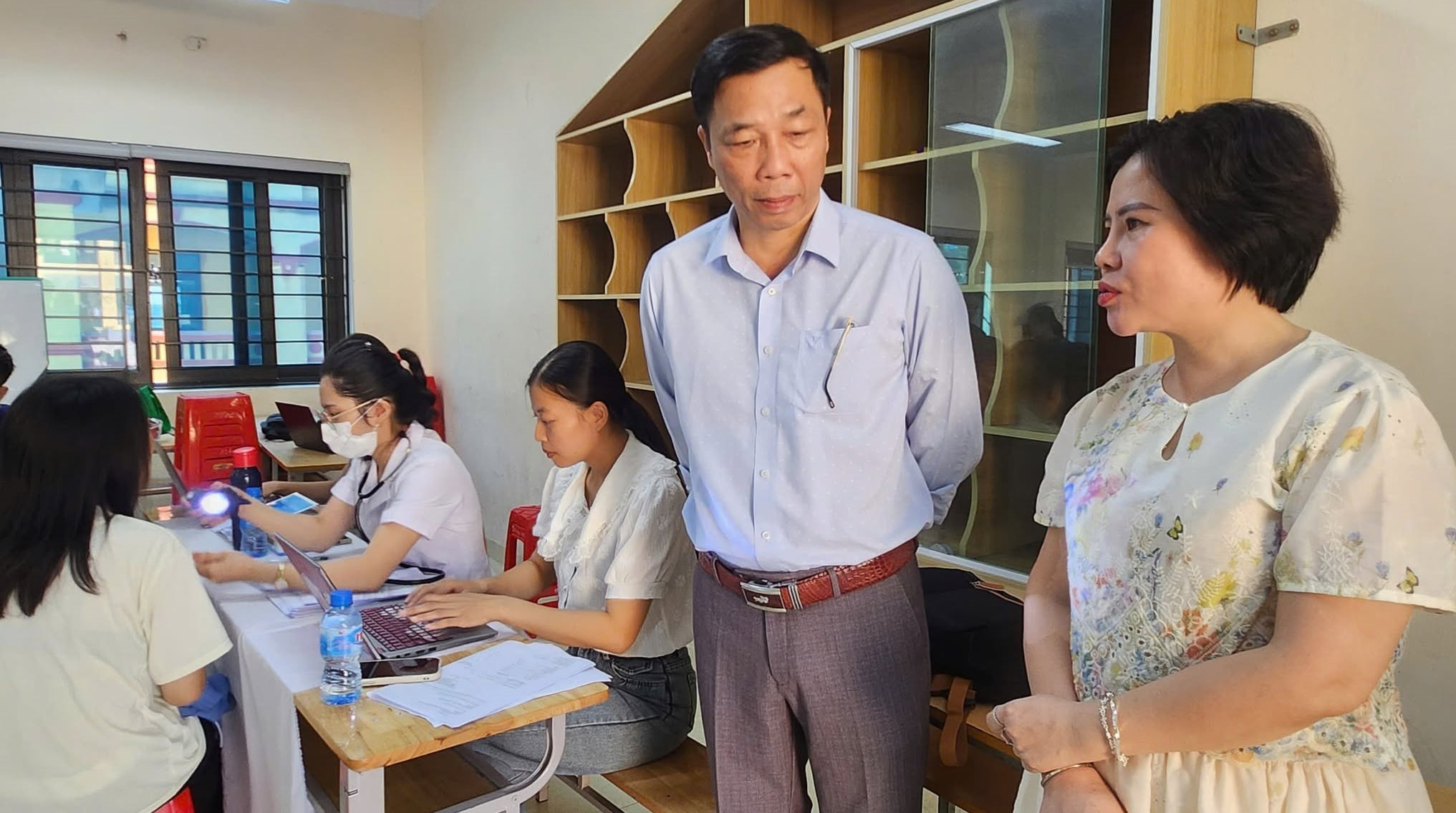 Xã Lương Bằng Khám sức khỏe định kỳ cho hơn 1.500 học sinh, chú trọng sức khỏe tâm thần học đường.