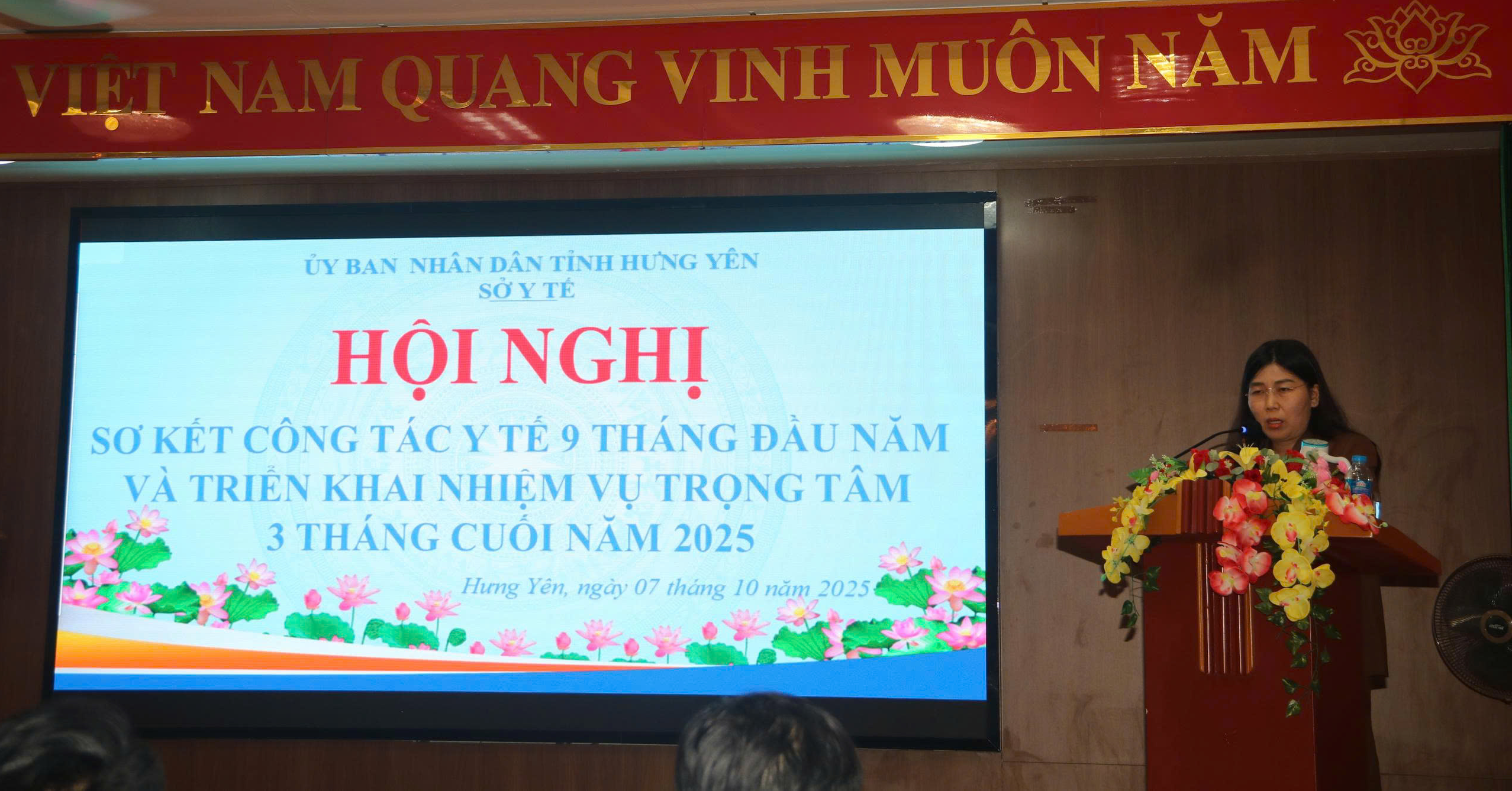 Đồng chí TS.BS Nguyễn Thị ANh-Giám đốc Sở Y tế Chủ trì Hội nghị