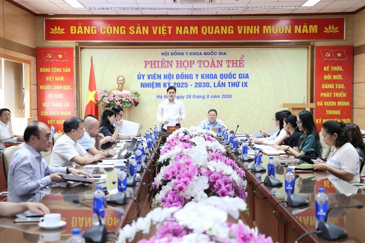 Uỷ viên dự khuyết Trung ương Đảng, Thứ trưởng Thường trực Bộ Y tế, TS.BS Vũ Mạnh Hà phát biểu chỉ đạo tại Phiên họp toàn thể Uỷ viên Hội đồng Y khoa Quốc gia nhiệm kỳ 2025-2030, lần thứ IX. Ảnh: Trần Minh